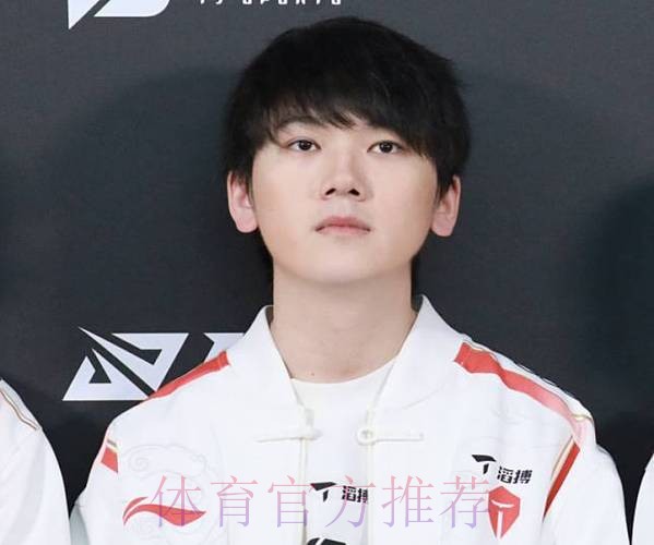 LPL赛事整活：JackeyLove督战真的有用，TES拿下赛季首胜